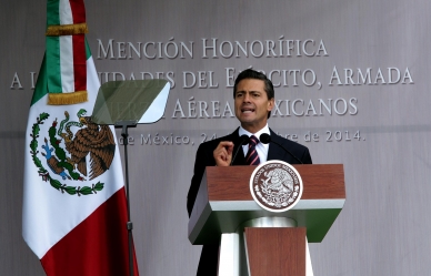 Reconoce el presidente Enrique Peña Nieto a los congresos estatales