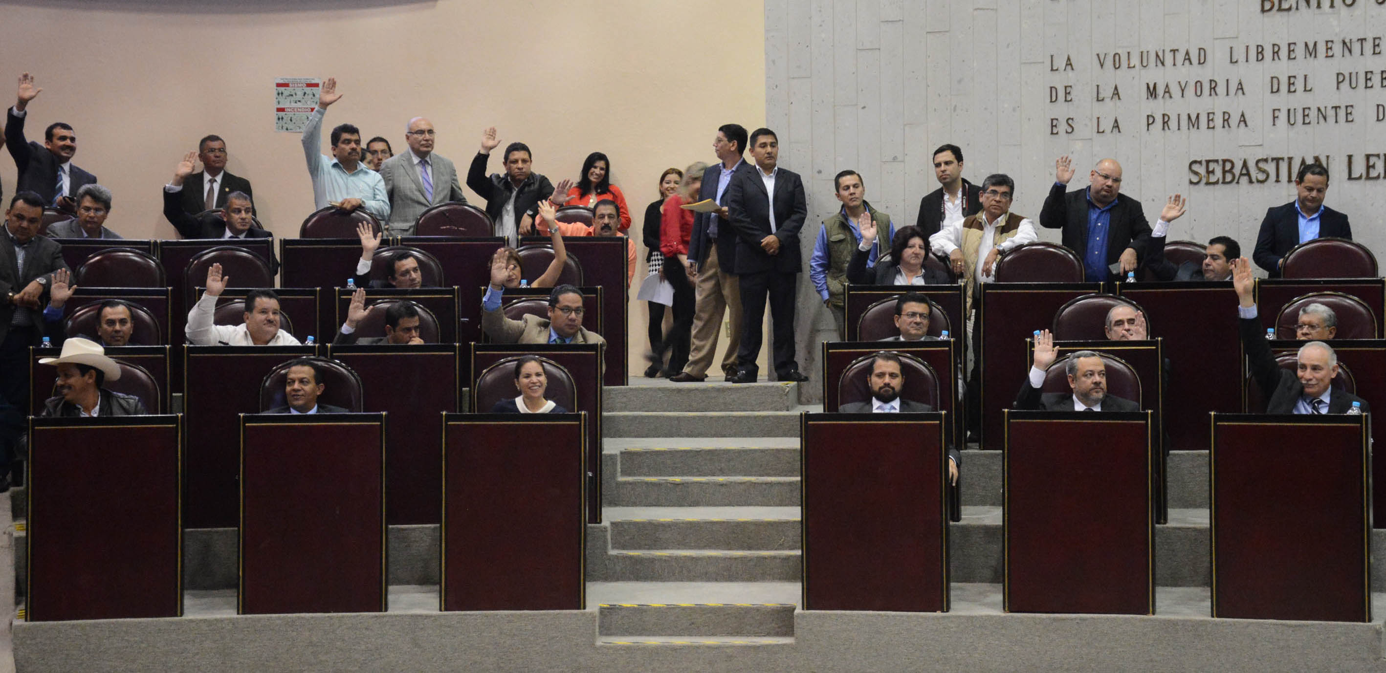 Aprueba Congreso Gubernatura y Diputación de dos años en Veracruz