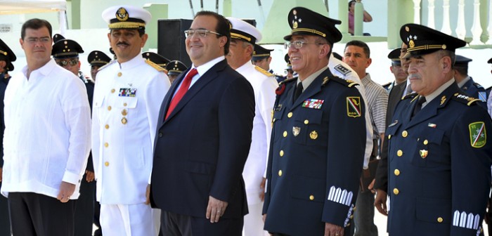 Atestigua gobernador Javier Duarte toma de posesión del nuevo Comandante de la 6ª Región Militar