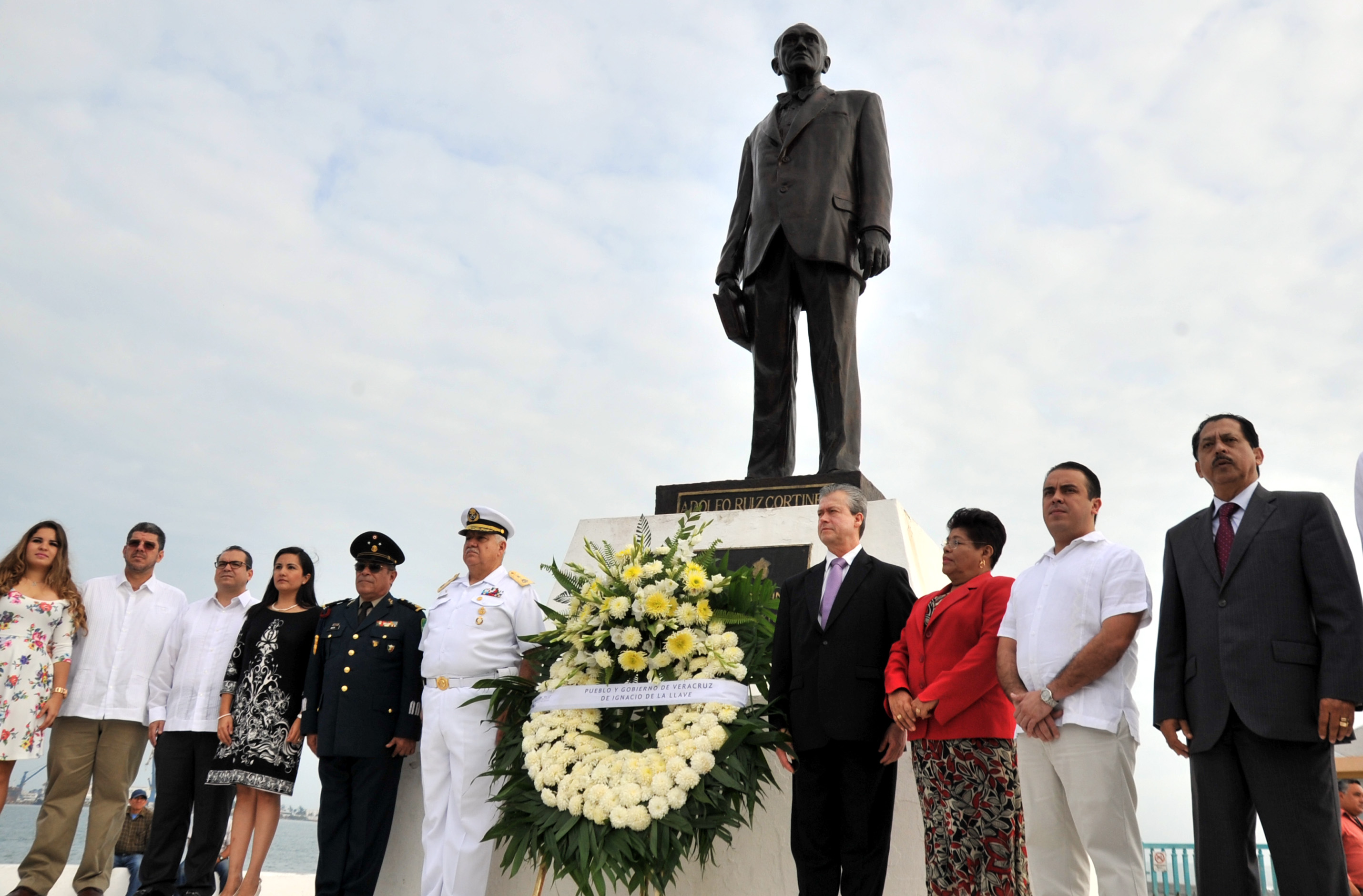 En Veracruz se comparte el legado de honradez y probidad del expresidente Adolfo Ruiz Cortines: Buganza