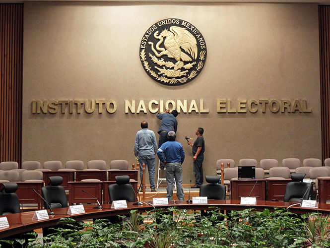 INE publica nuevo reglamento para fiscalizar a partidos