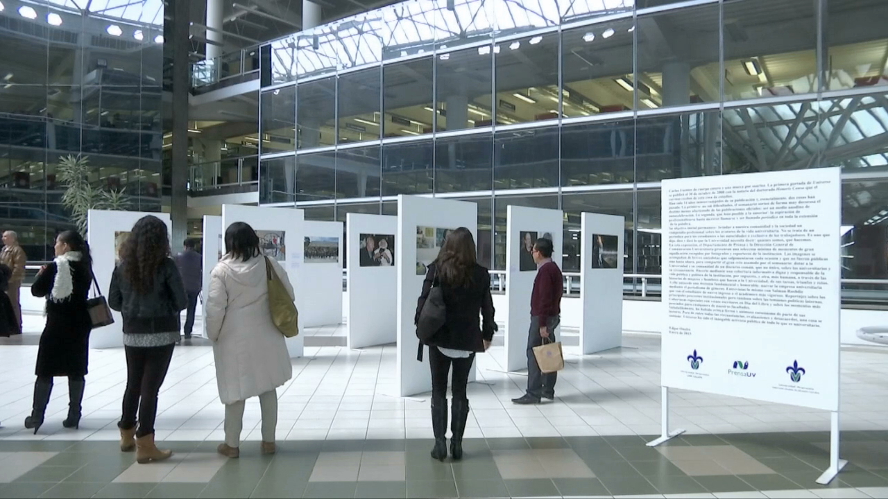 Exhiben muestra fotográfica del periódico Universo