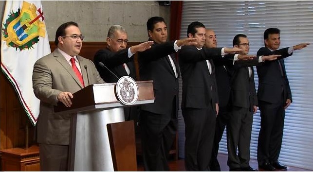 Toman protesta nuevos funcionarios de gobierno