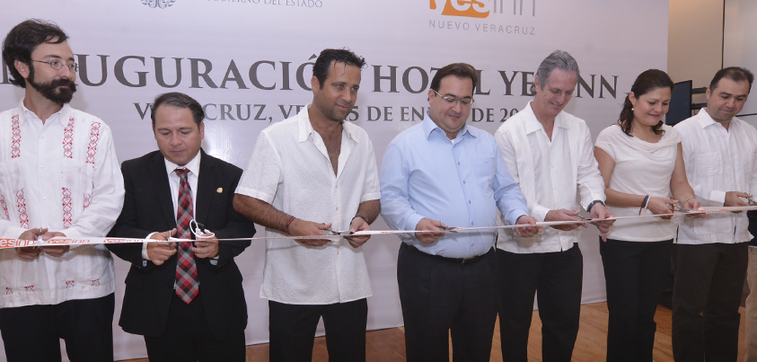 Inaugura gobernador Javier Duarte hotel Yes Inn Nuevo Veracruz
