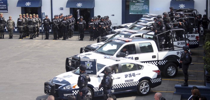 Entregan patrullas para reforzar seguridad en colonias de Xalapa