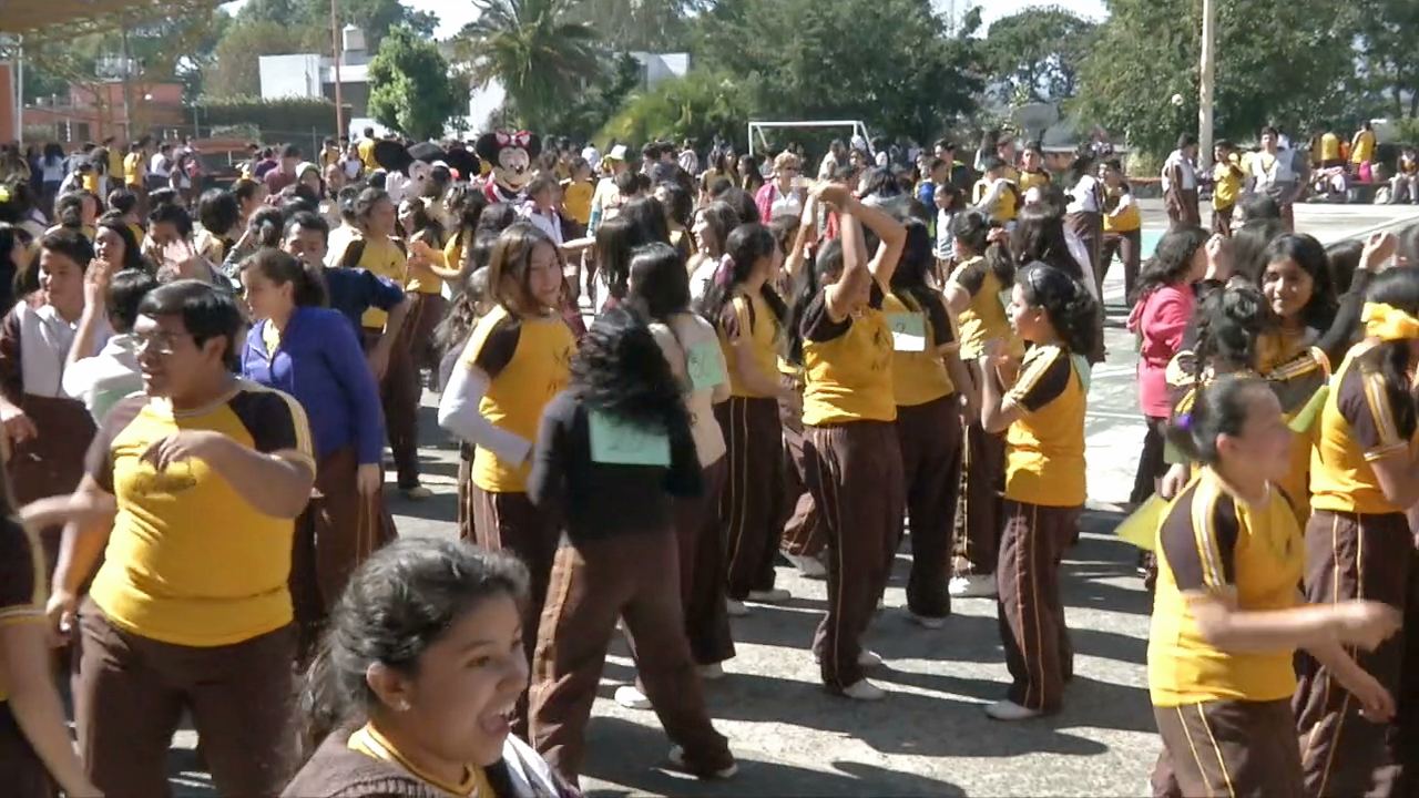 Alumnos de la Técnica 3 participan en campaña “Sin violencia hacemos la diferencia”