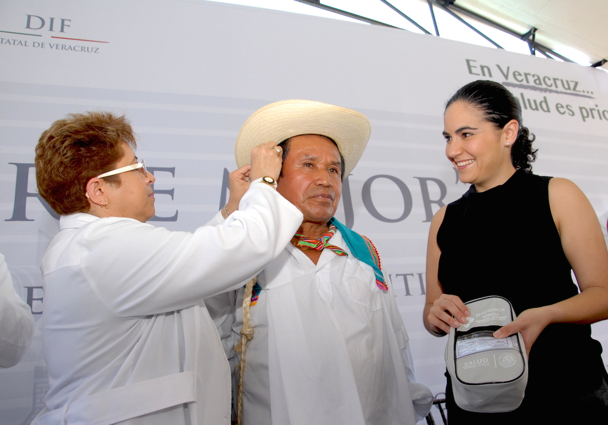 Entregan 650 auxiliares auditivos a 17 municipios Beneficencia Pública Federal, SS y DIF estatal