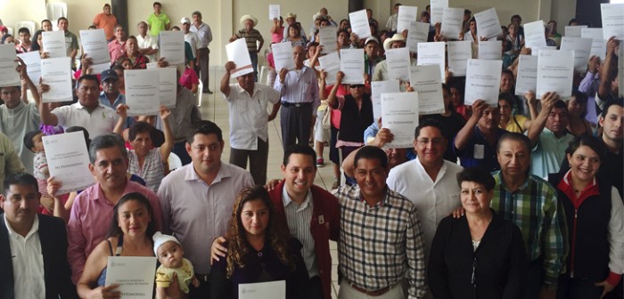 Entrega Gobierno del Estado 143 escrituras en Misantla