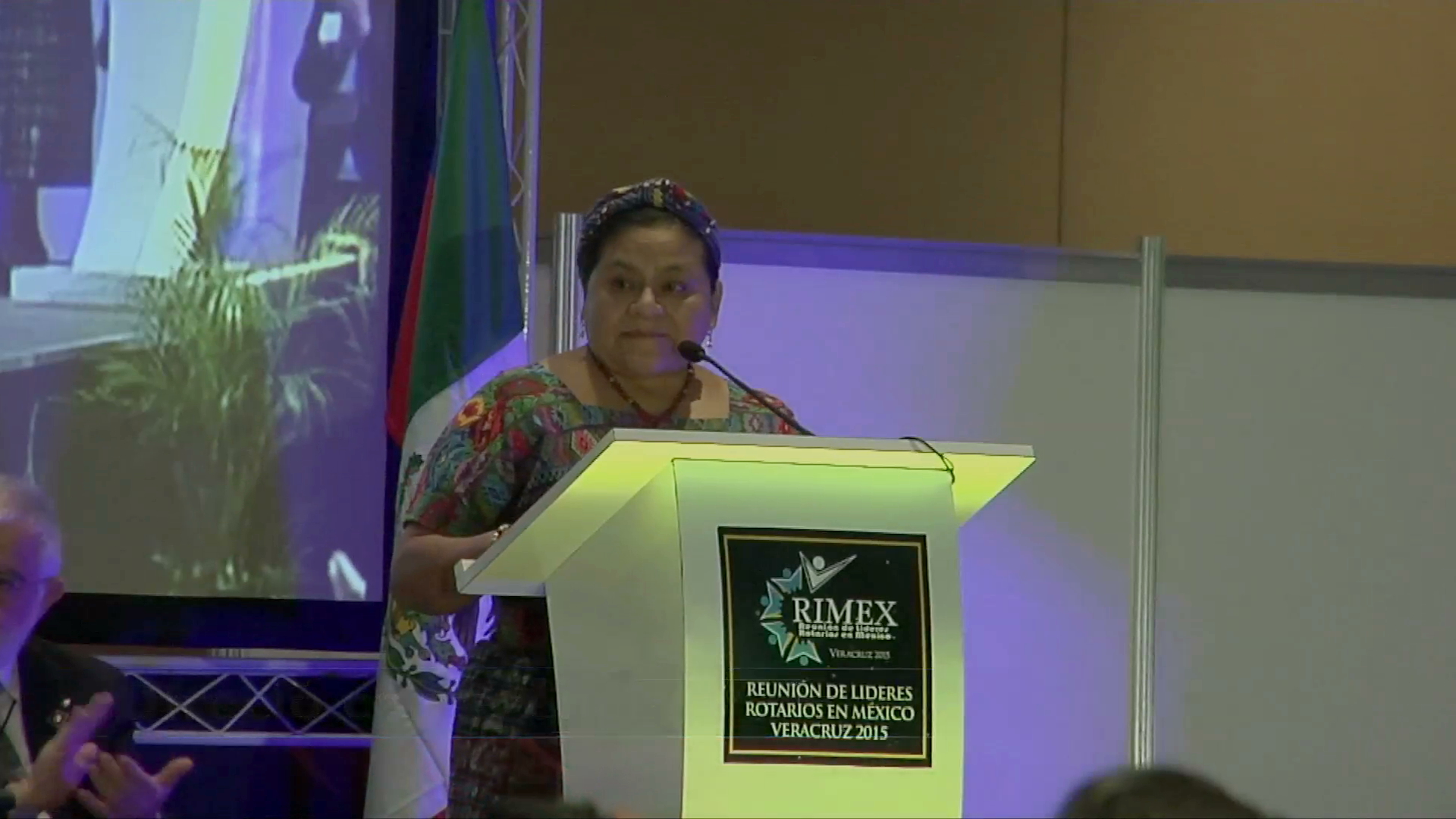 Sociedad debe apoyar la lucha contra la violencia: Rigoberta Menchú Tum