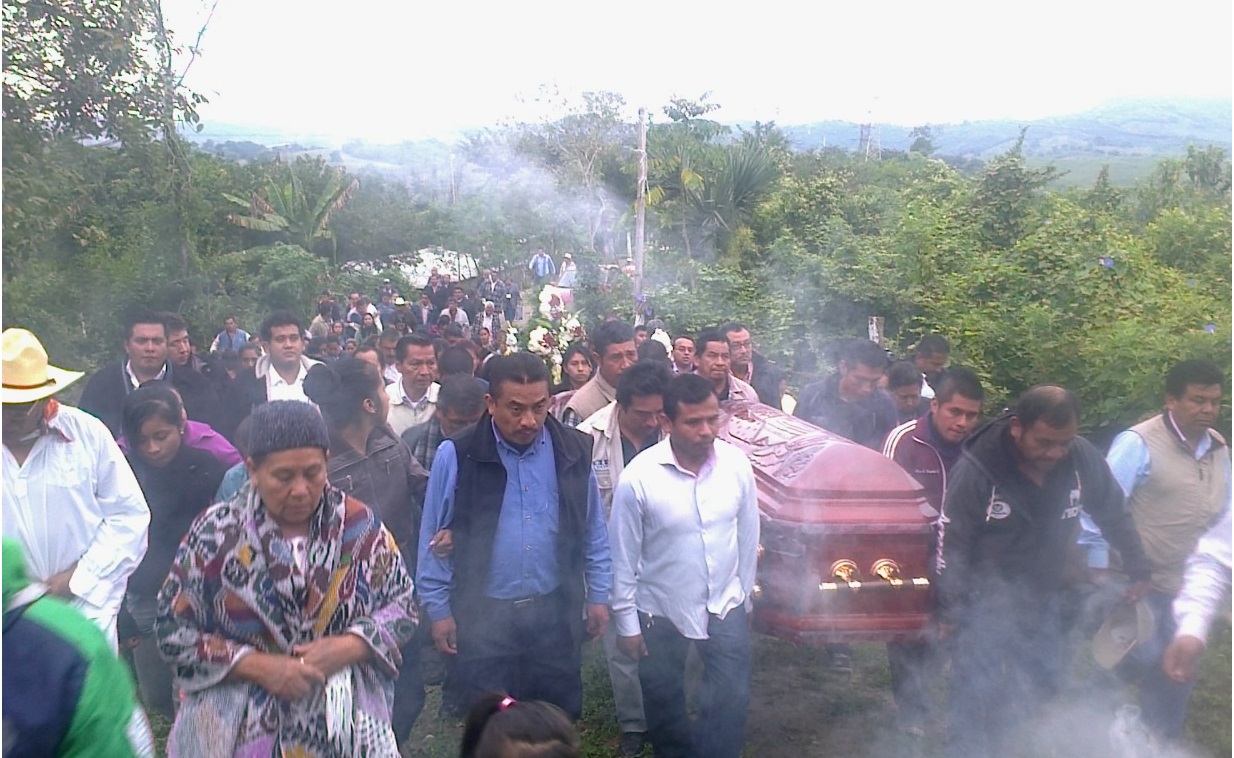 Con homenaje de cuerpo presente totonacos despedirán a Juan Simbrón en el Parque Temático Takilhtsukut