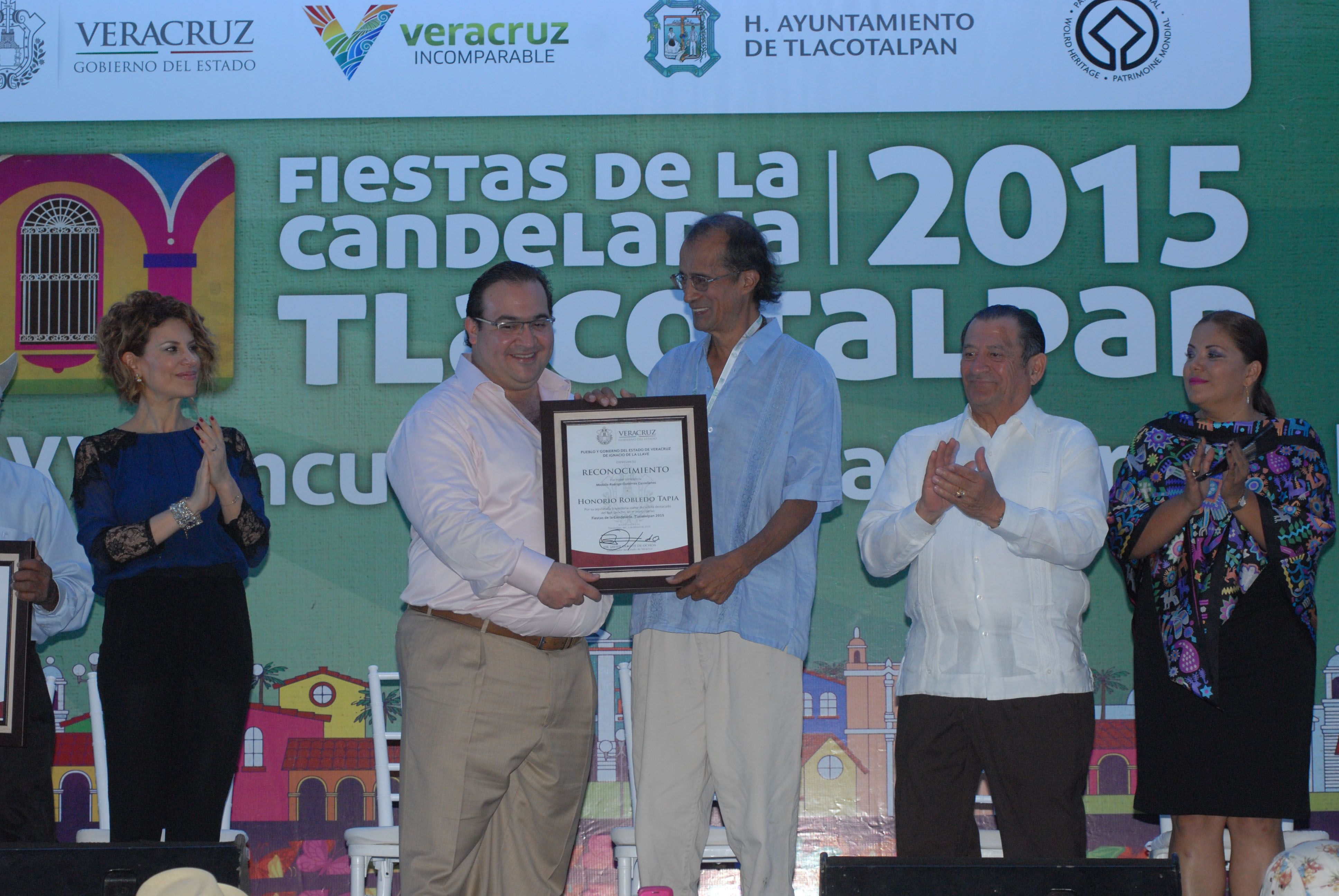 Entrega Javier Duarte medallas Guillermo Cházaro Lagos, Andrés Vega Delfín y Rodrigo Gutiérrez Castellanos