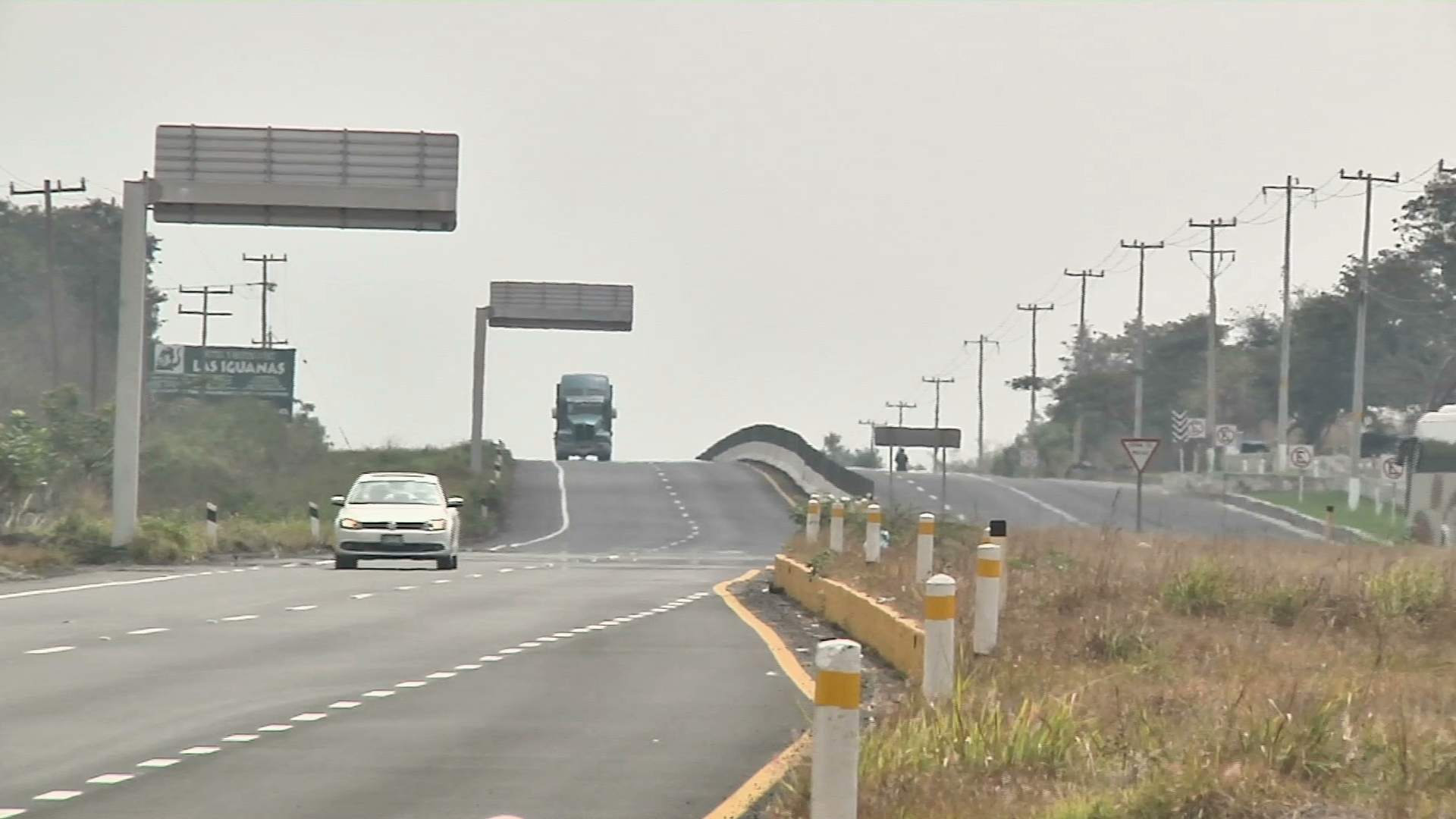 Concluyen trabajos de mantenimiento de la carretera Xalapa-Cardel