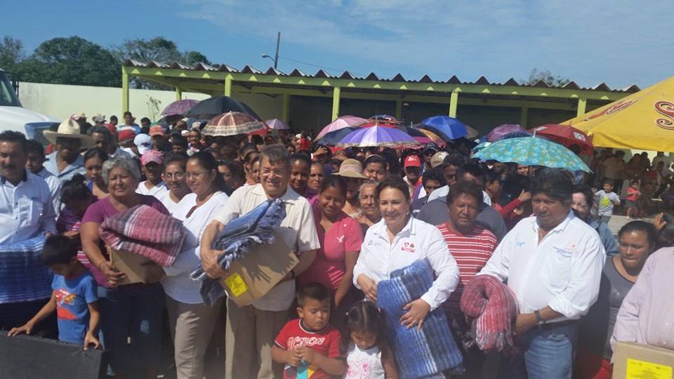 Entrega PC insumos a miles de familias afectadas de Medellín