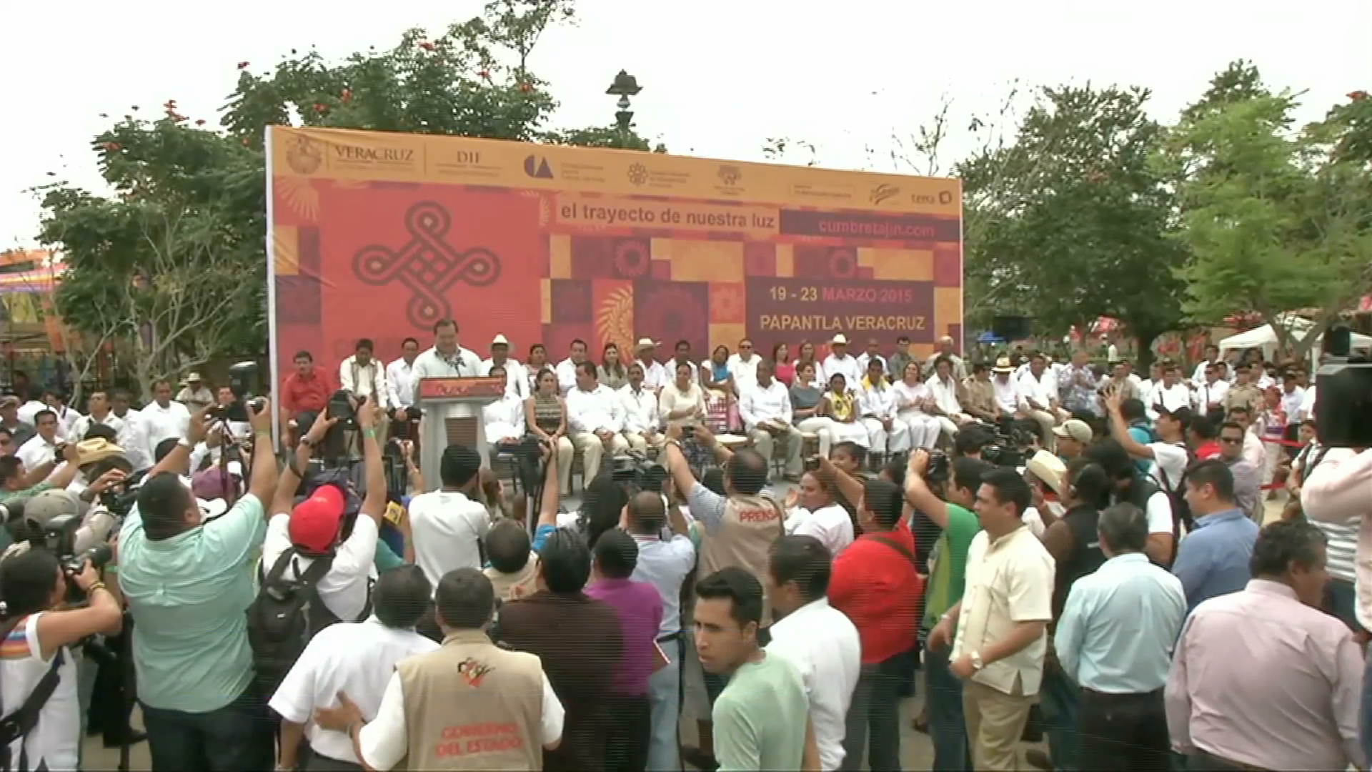 Inaugura el gobernador la Cumbre Tajín y rinde homenaje a Juan Simbrón