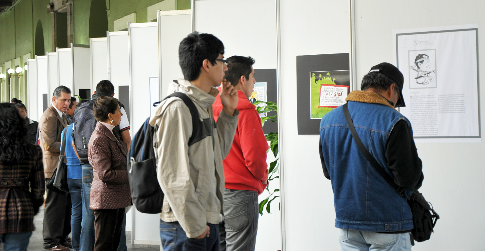 Exposición de caricaturas políticas en Bajos de Palacio de Gobierno