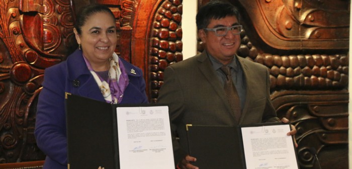 Formalizan colaboración IVEC y UV con firma de convenio