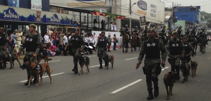 Participa Policía Estatal en festejos petroleros