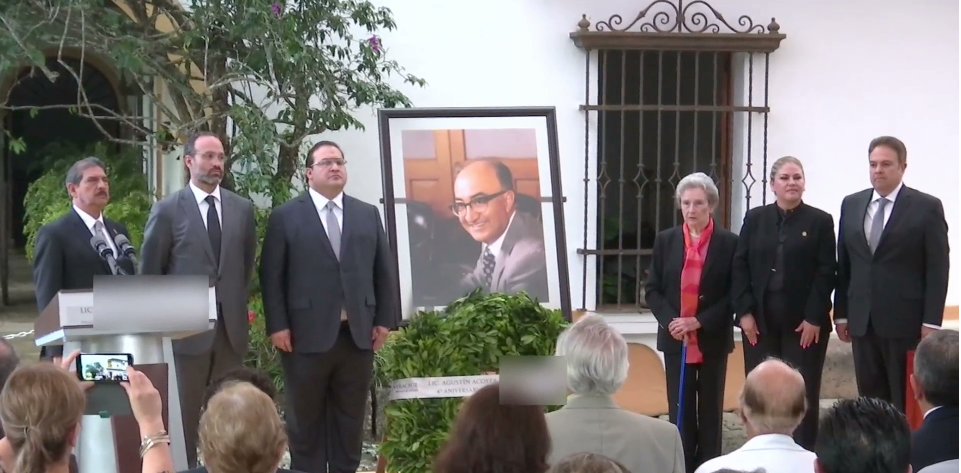 Rinden homenaje a don Agustín Acosta Lagunes