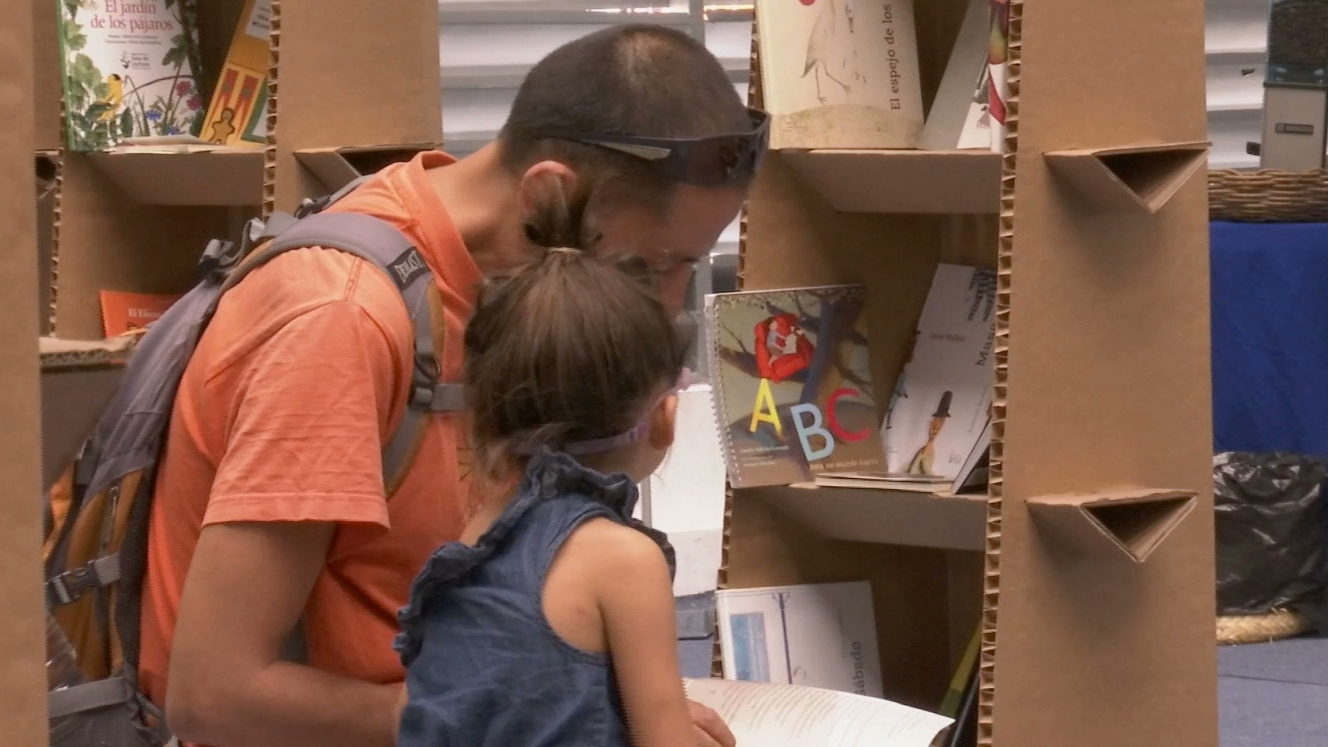 Estudiantes de Letras buscan promocionar el hábito de la lectura en Landero y Coss