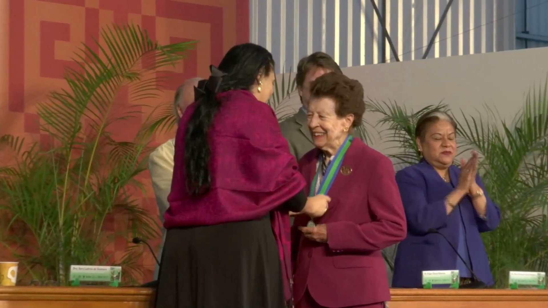 Tres investigadores reciben la Medalla al Mérito Universitario de la UV