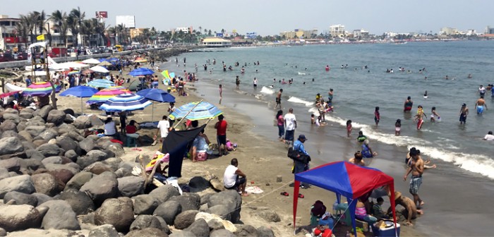 Llegan los primeros turistas a playa Santa Ana, en Boca del Río