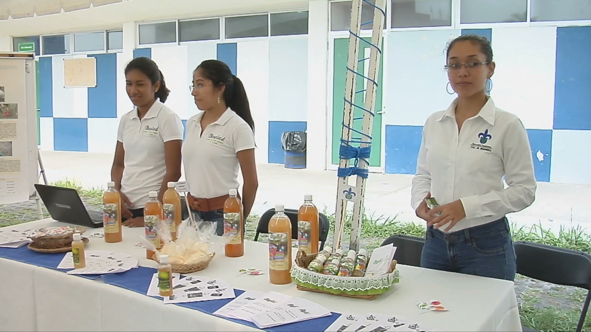 Fomenta UV cultura del emprendimiento a jóvenes