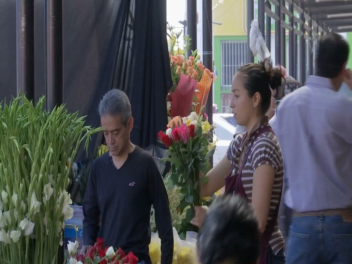 Bajas ventas reportan floristas en el Día de las Madres