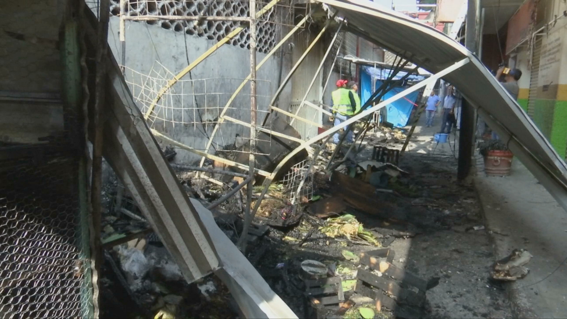 Pérdidas a locatarios dejó otro incendio en el mercado Galeana de Xalapa