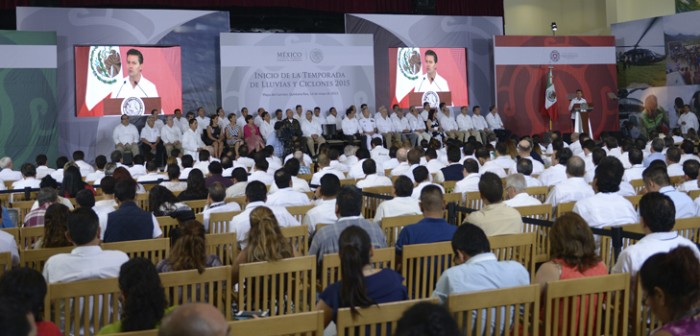 Proteger la vida de los mexicanos ante fenómenos meteorológicos, prioridad del Gobierno: Peña Nieto