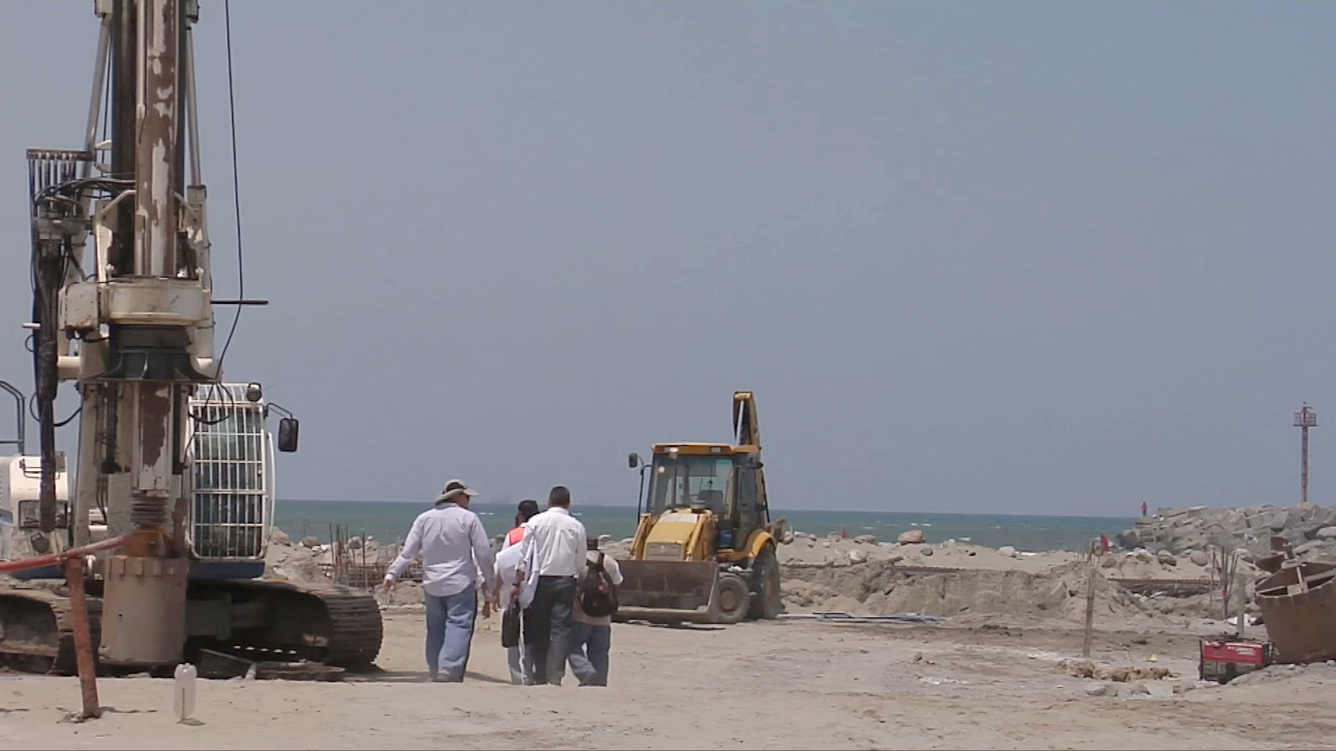 Clausuran construcción del auditorio en la playa Santa Ana de Boca del Río
