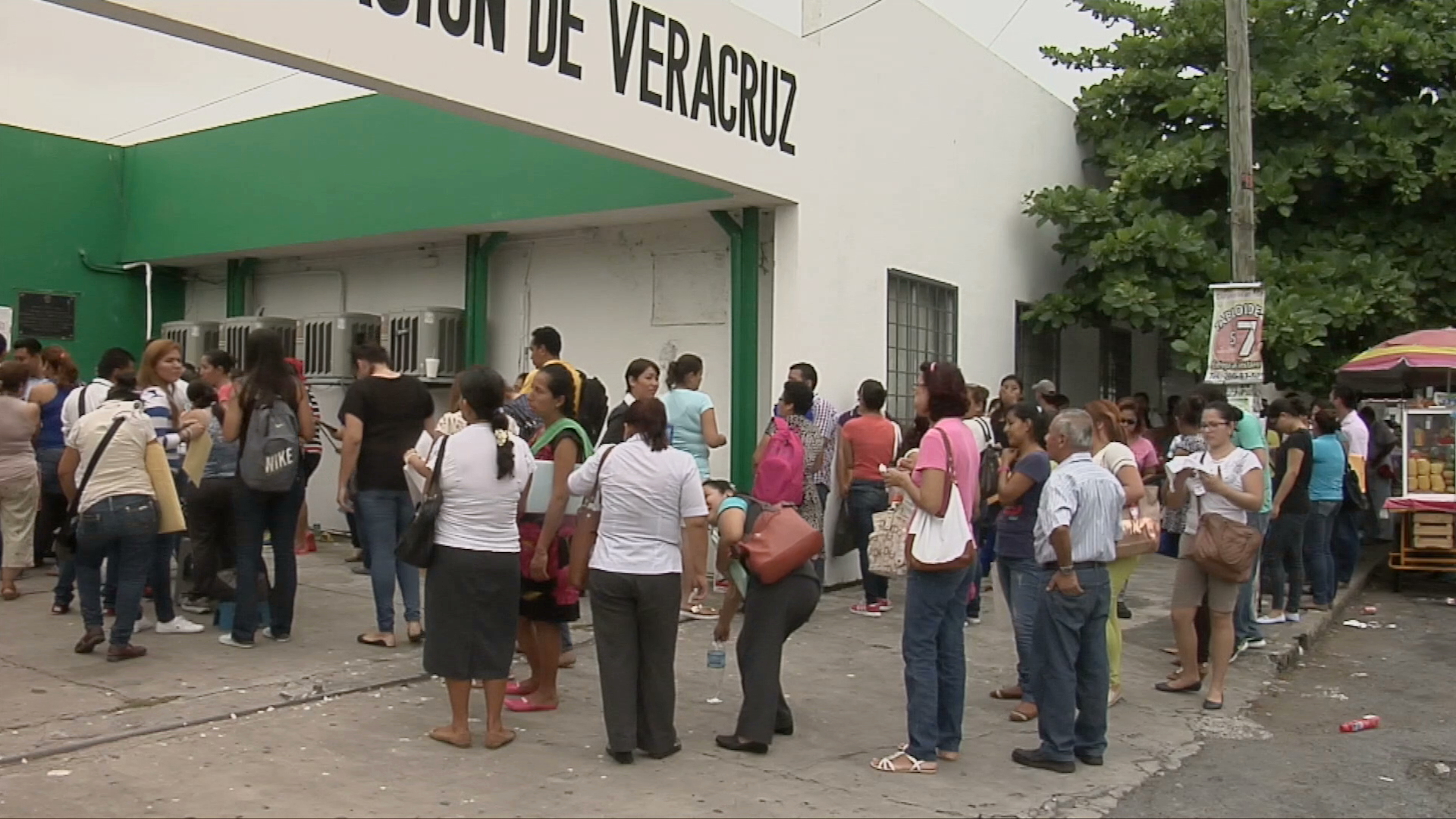Solicitud de plazas abarrota instalaciones de la SEV