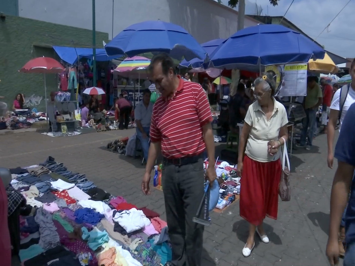 Aumenta afluencia de vendedores en tianguis de Xalapa