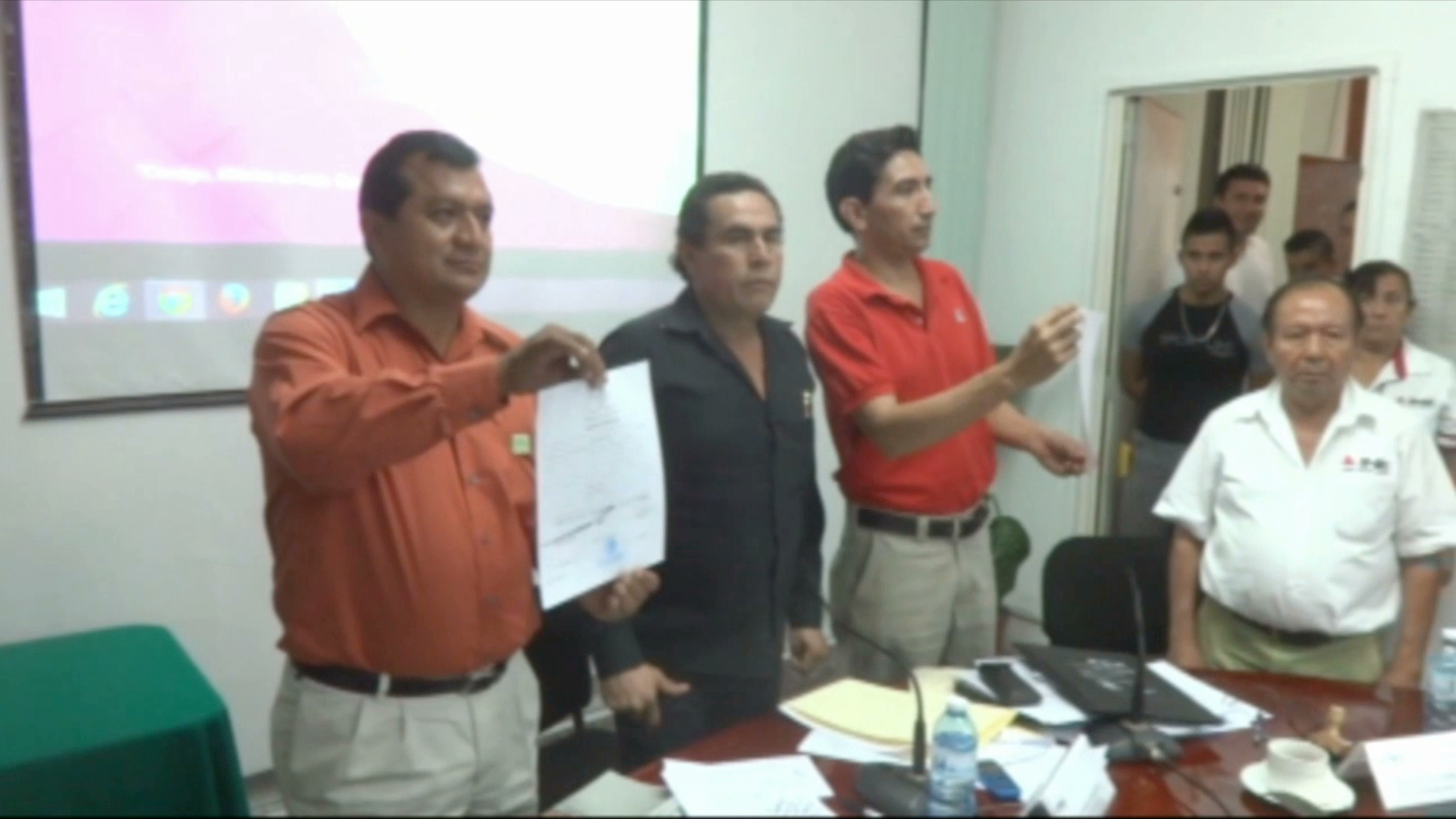 Entrega INE constancia de mayoría a diputados electos en Veracruz