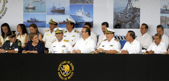 Reconoce gobernador Javier Duarte trabajo y entrega de marinos mexicanos