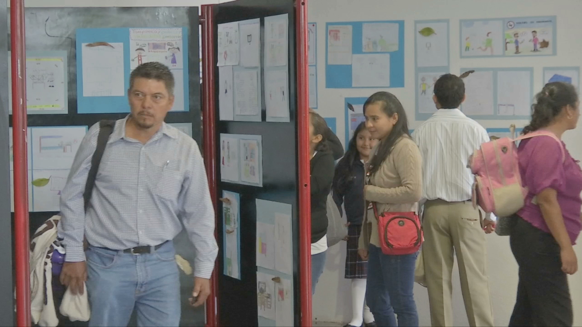 Presenta IVAI exposición de dibujo infantil sobre transparencia