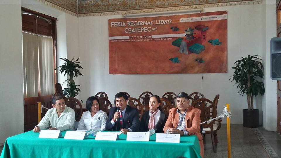 Realizan la primera Feria Regional del Libro en Coatepec
