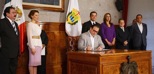 Presenta Javier Duarte Iniciativa para  una juventud segura y libre de alcohol