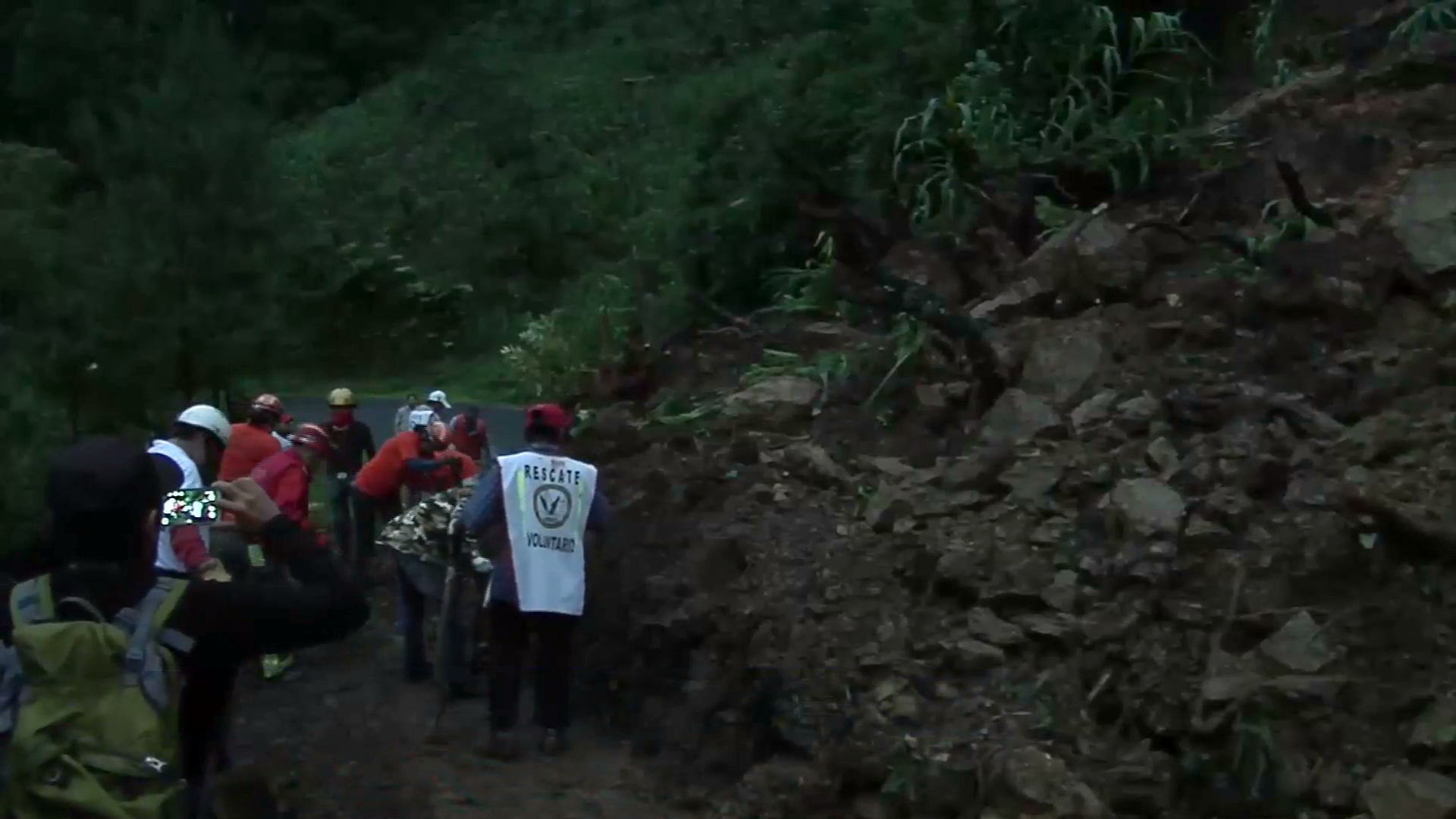 Atienden a los 16 municipios afectados por lluvias y deslaves