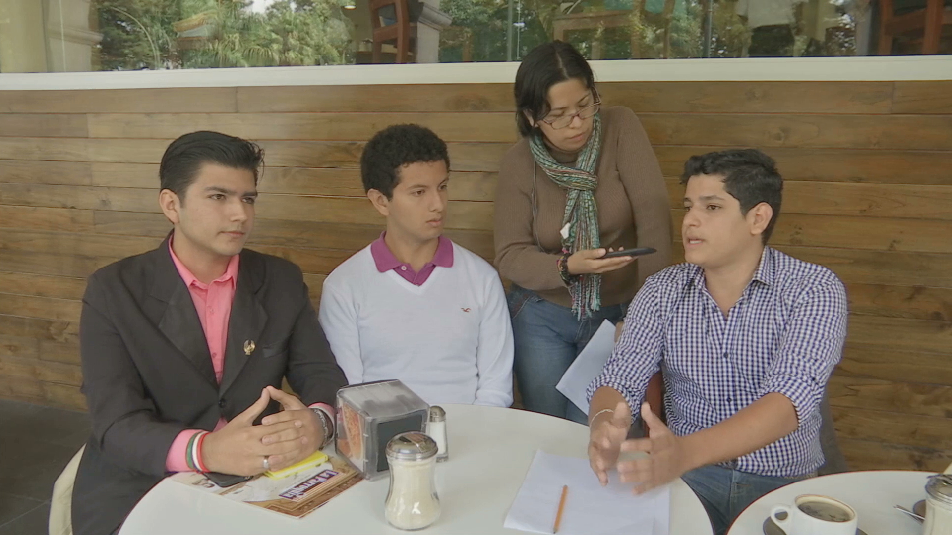 Universitarios respaldan la iniciativa para alejar a jóvenes del alcohol