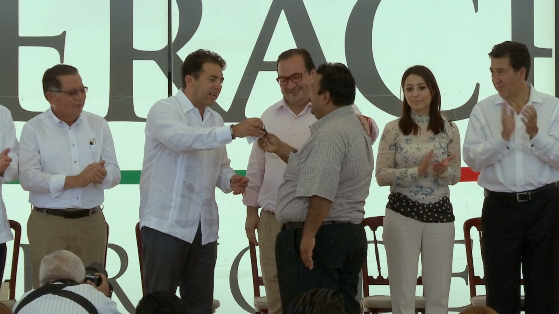 Entrega Pemex a Veracruz donativos por más de 600 millones de pesos