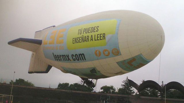 INEA e IVEA realizan campaña de promoción de lectura con un dirigible