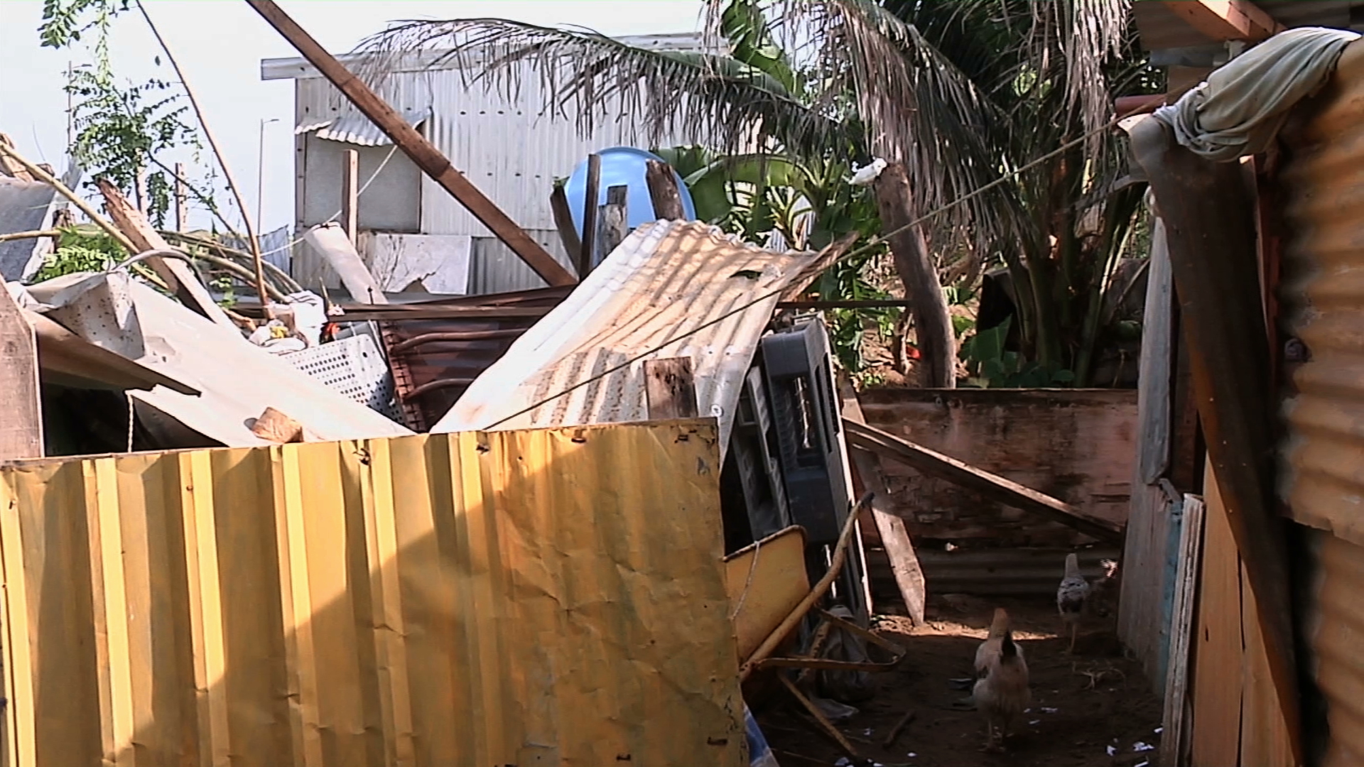 Tornado afecta viviendas en tres colonias de Coatzacoalcos