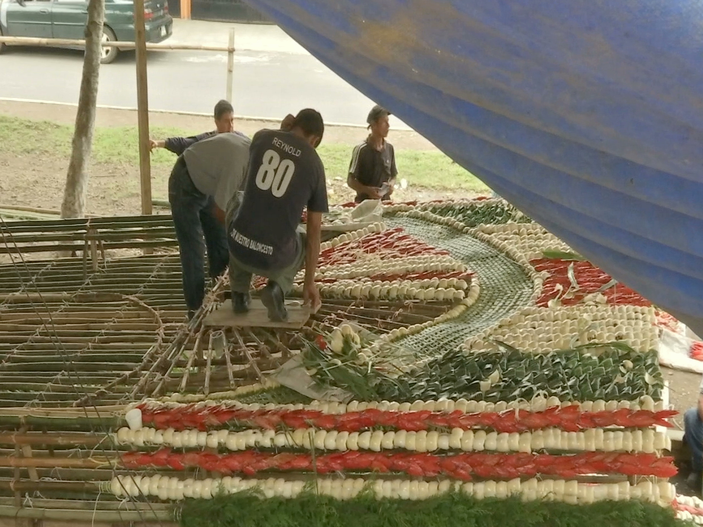 Con elaboración de arcos florales inicia celebración de San Jerónimo