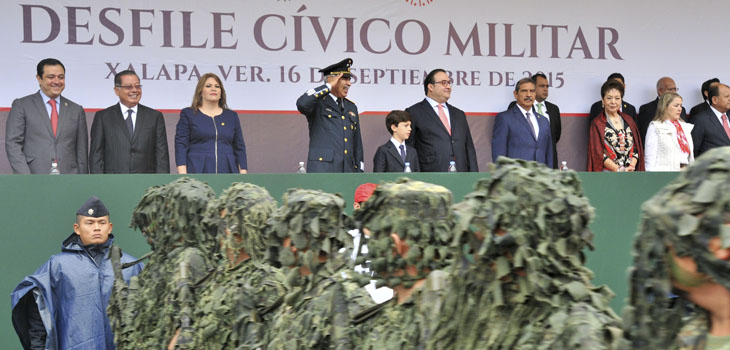 Preside Gobernador Desfile Cívico Militar conmemorativo al 205 Aniversario de la Independencia de México