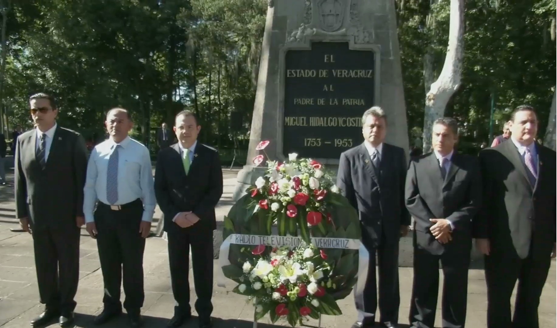 Monta RTV Guardia de Honor ante el monumento a Miguel Hidalgo