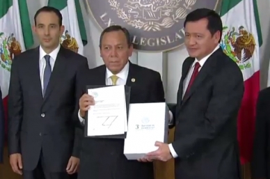Osorio Chong entrega al Congreso Tercer Informe de Gobierno de Enrique Peña Nieto
