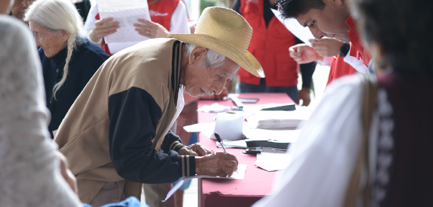 Adelantan pago de pensiones a adultos mayores