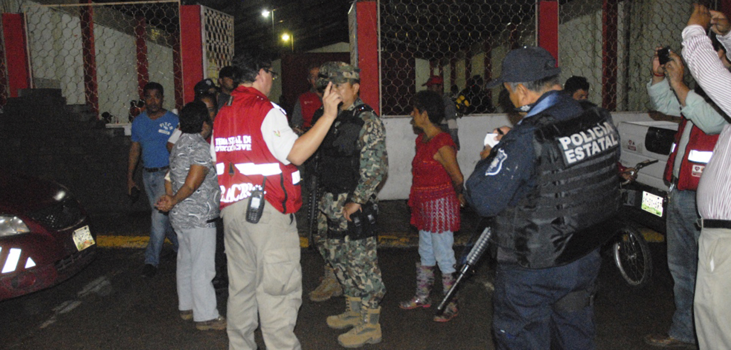 Brinda Sistema Estatal de PC apoyo a los 71 municipios afectados en Veracruz