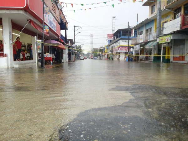 Evacuan a habitantes de Minatitlán ante posible crecida del río Coatzacoalcos