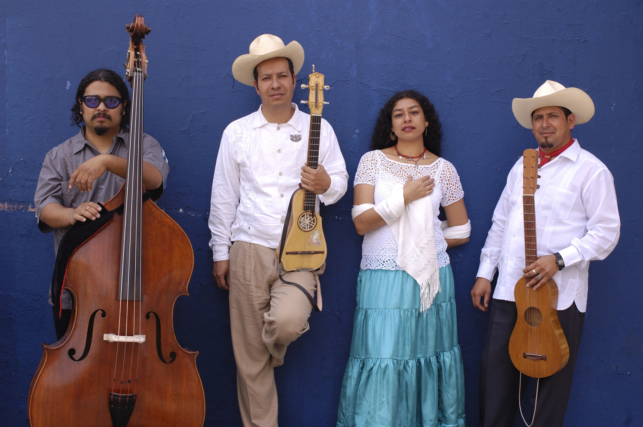 Premian al grupo veracruzano Son de Madera con Las Lunas del Auditorio Nacional